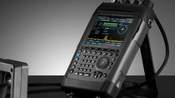 Handheld RF spectrum monitoring receiver